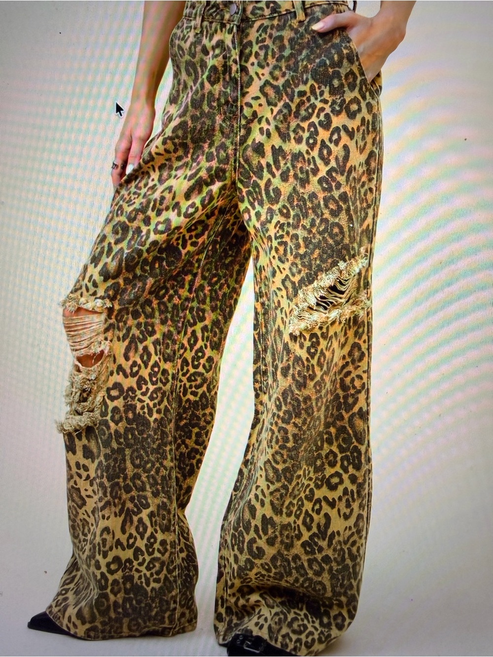 Wide-Leg Leopard Print Distressed Jeans - Tan
